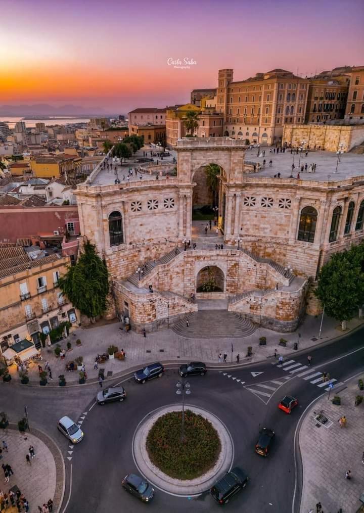 Lu House Appartamento Bastione Cagliari Luaran gambar